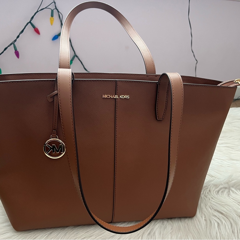 Michael Kors Brown Tote Structured Design